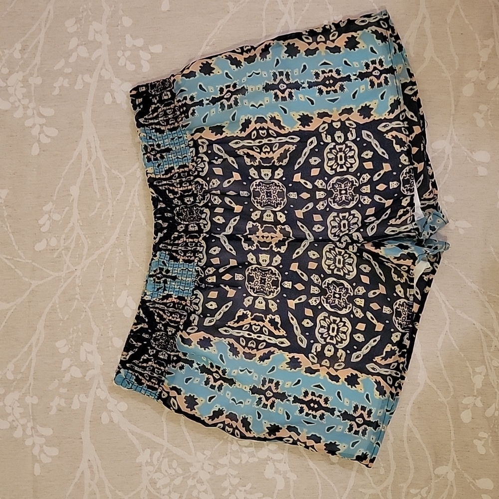 NWT Romeo & Juliet Couture Blue & Black Medallion Block Print Shorts Size: S